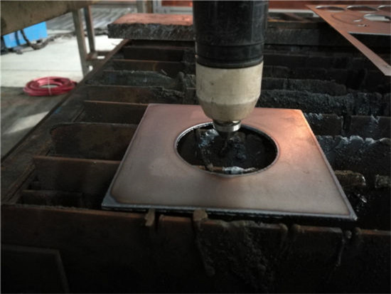 CNC Factory plazma plitə və metal plitə üçün alov masa kəsmə maşını
